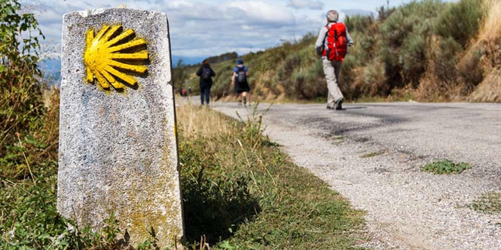 Pellegrini sul cammino di Santiago di Compostela